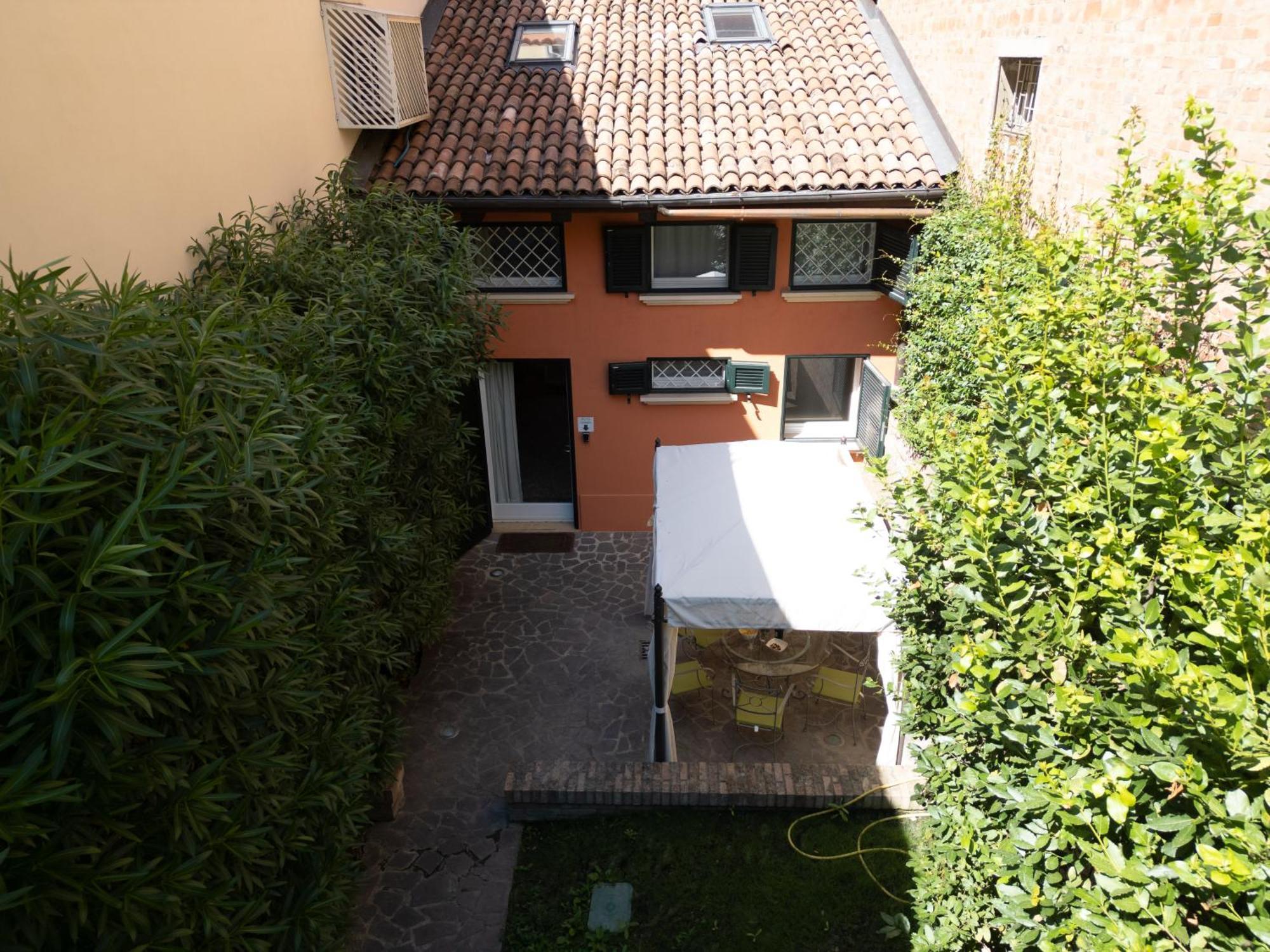 Isaia Garden -Private Garden Spa Bath Bolognarooms Bagian luar foto