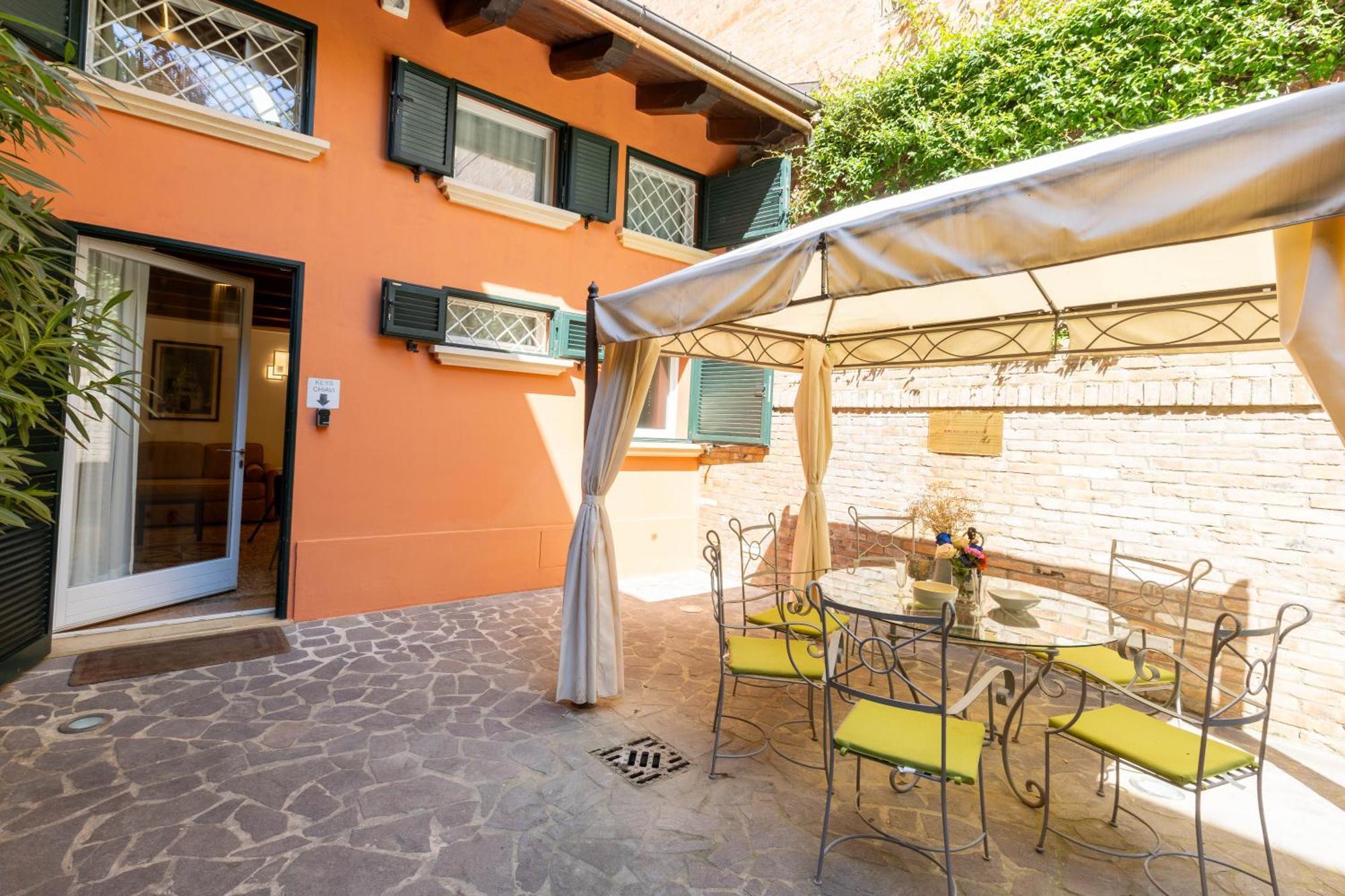Isaia Garden -Private Garden Spa Bath Bolognarooms Bagian luar foto