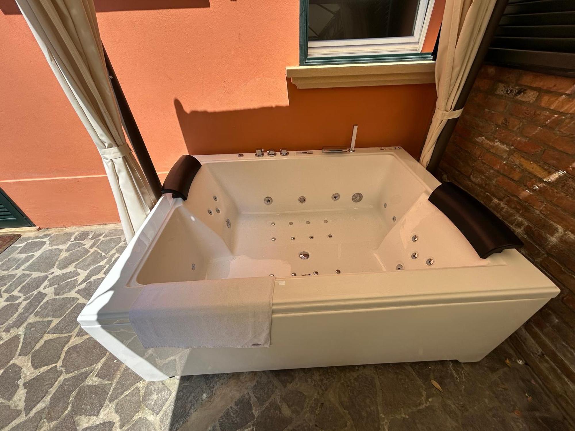 Isaia Garden -Private Garden Spa Bath Bolognarooms Bagian luar foto